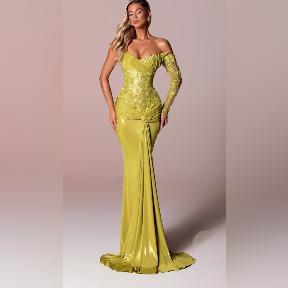 Glamorous Tabja Original One-Shoulder Green Evening Dress